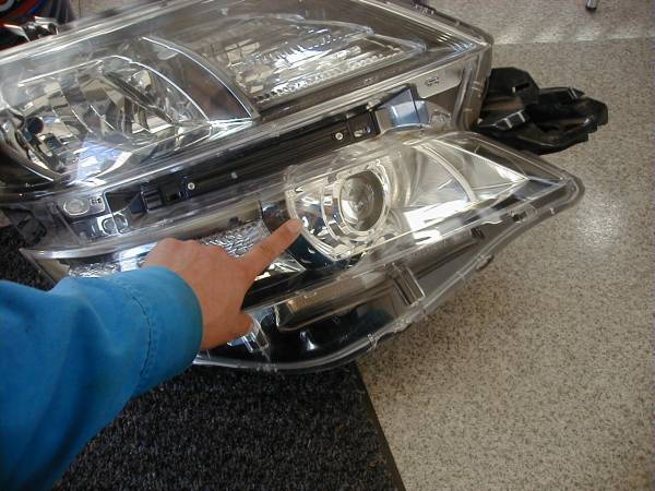 ヴェルファイア 　ANH20- 25 　ヘッドランプＲＨ　中古送料無料