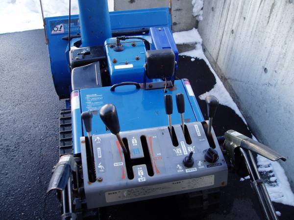 ヤマハ除雪機 8馬力HST 格安 札幌～～ ヤマハ 8馬力 青い除雪機 