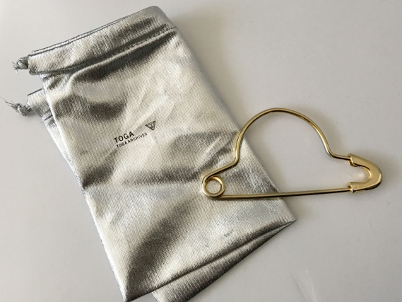 美品◆TOGA トーガ バングル◆安全ピン