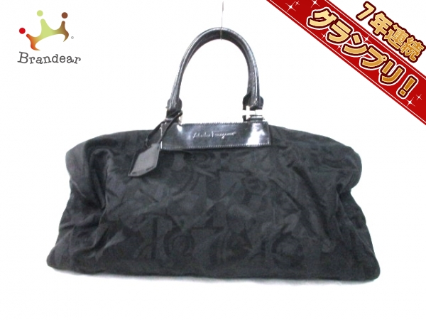 極美品》Ferragamo（フェラガモ）レザー ショルダーバッグ ブラック 極