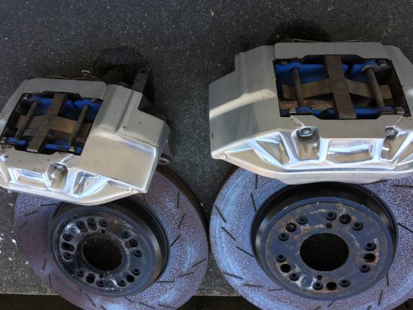 4POTバフ掛けピカピカ ビッグキャリパー+スリットローター+偏心ナット　クラウンJZS17系、マークⅡ・チェイサー・クレスタなど多車種に