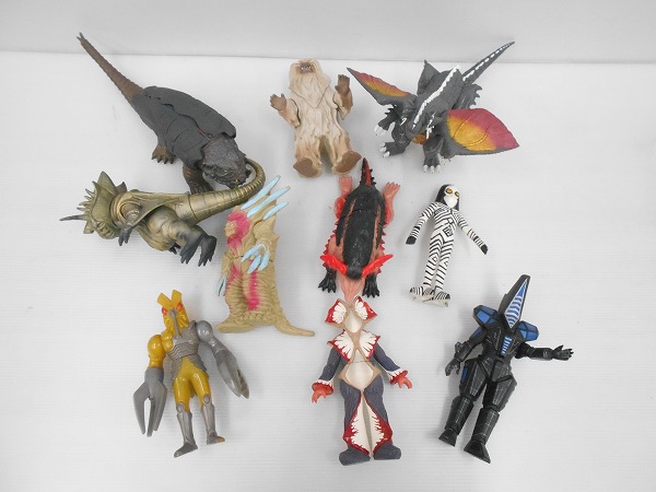 処分品 ウルトラマン 怪獣ソフビ ケムラー.パワードゼットン.レッドキング.ギギ等