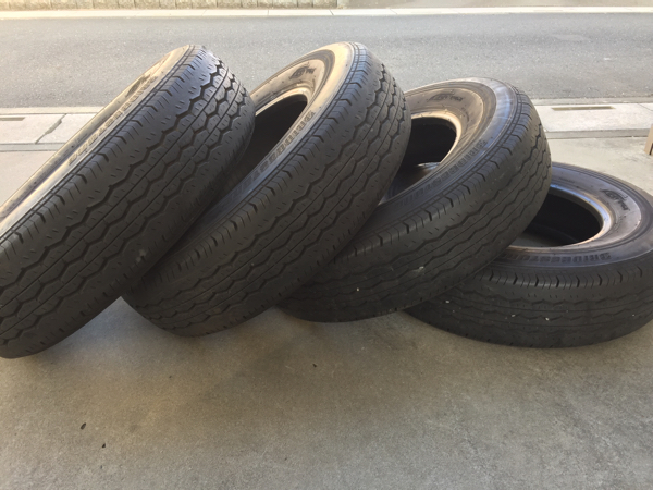 バリ山ブリジストンタイヤ ECOピア ４本セット ハイエース キャラバン