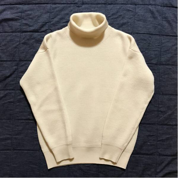 定価14，580 70%OFF！1万円割引 美品 アーバンリサーチ 両畦 編み タートル ニット ウール100% オフホワイト 白 セーター 毛 リブ ドアーズ