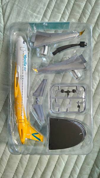 日本のエアライン２ バニラエア A320-200通常塗装_2