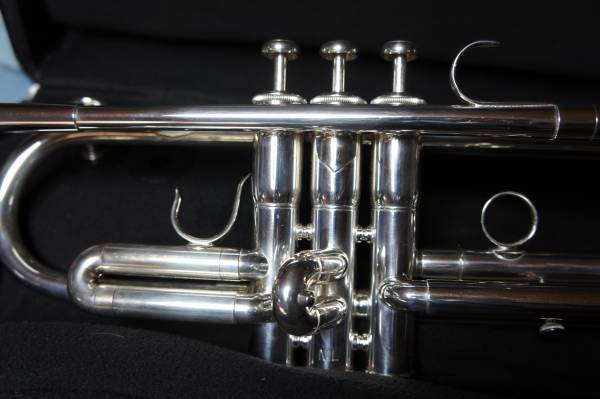 BESSON ベッソン 1000シリーズ BE-1110-2 トランペット 選定品 ケース