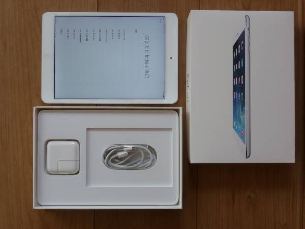 1円～Apple iPad mini2 Wi-Fi 16GB Retina シルバー 中古美品_2