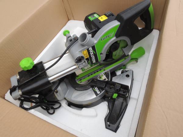 新品未使用です！ 動作確認済み！！m(*_ _)m 中古】 210㎜ 万能切断スライド丸ノコ エボリューション