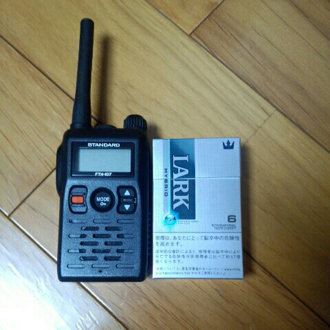 無線　特定小電力　トランシーバー　スタンダード　FTH-107　中古美品　相場6000円　警備　イベント　サバゲー　レジャー　キヤンプ