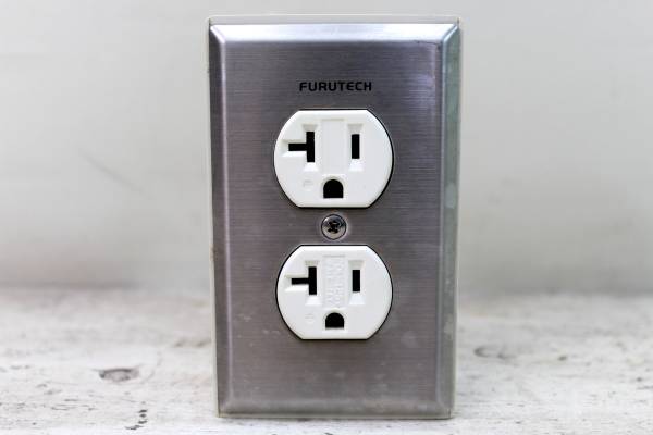 フルテック Furutech オーディオ グレード コンセントカバー 2口タイプ Nicoon Nc 322 電源box 音響用ケーブル 売買されたオークション情報 Yahooの商品情報をアーカイブ公開 オークファン Aucfan Com