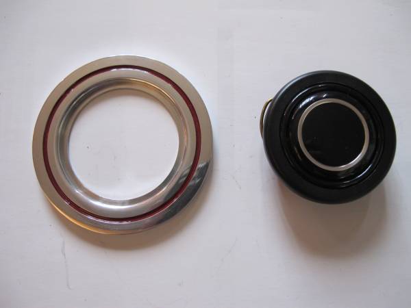 ＊＊　MOMO ホーンボタン　リング付き　