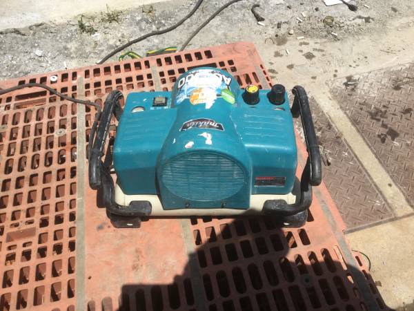 マキタ makita コンプレッサー 稼働品! makita エア マキタ makita コンプレッサー 稼働品! makita エア