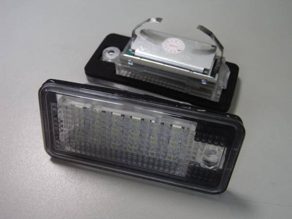 AUDI 専用ライセンス ナンバー灯 A3 S3 A4 S4 B6 B7 RS4 A5 S5 A6 S6 C6 RS6 A8 S8 D3 Q7 LED SMG テールに_1