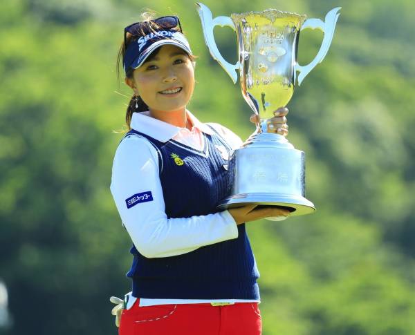 青木瀬令奈 A4判写真1枚 女子ゴルフ ①