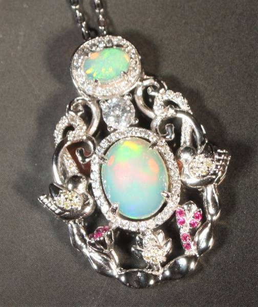 1円～☆Opal☆神秘的な輝き、美しい天然オパール、シルバーペンダント