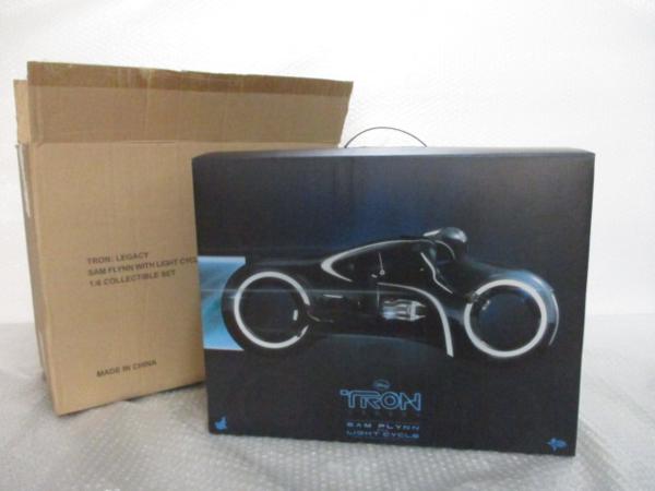 ホットトイズ ムービー・マスターピース 1/6 MMS 142 トロン レガシー ライト・サイクル&サム・フリン