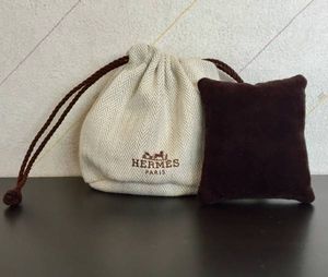 エルメス HERMES クッション 刺繍 刺繍クッション 《フォーブルの