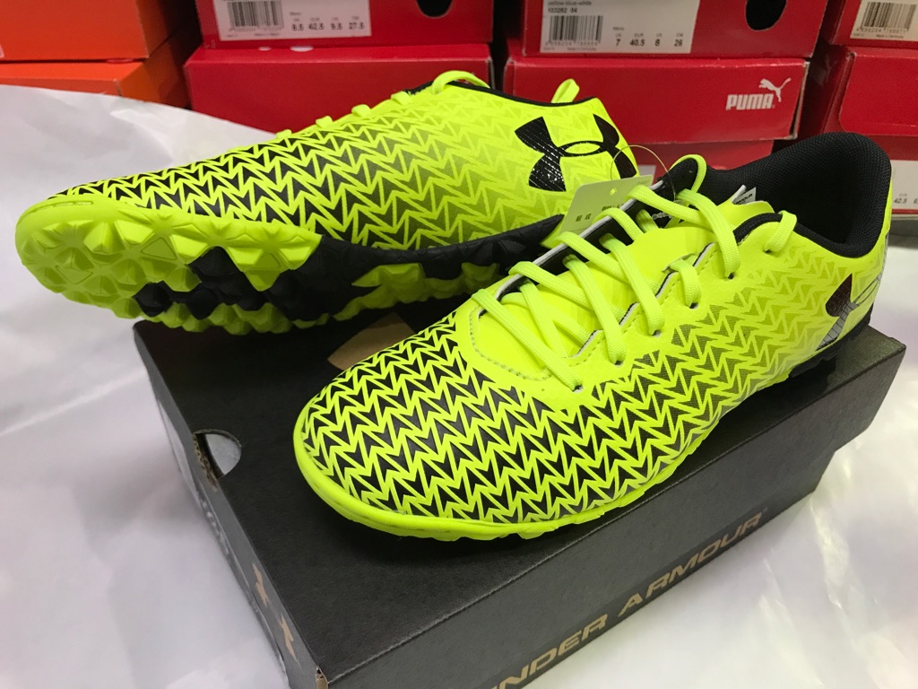 NEW　アンダーアーマー　CFフォース3.0TF　JR　23.5cm　黄　1278850