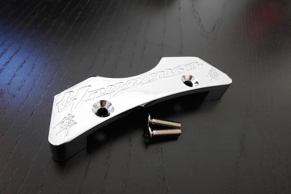 《即納可》GSX1300R 隼 Hayabusaロゴ フロントタンクセンターカバークローム