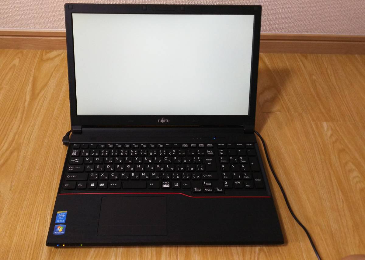富士通 LIFEBOOK A574/K (FMVA08004) ジャンク品_2