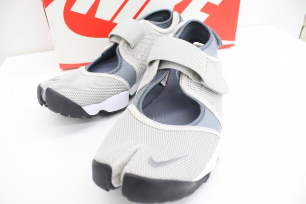 □ NIKE WMNS NIKE AIR RIFT 896283-001 24㎝ ほぼ未使用