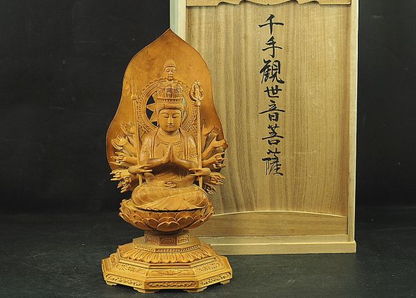 ショッピング特売中 仏教美術 柘植 木彫千手観世音菩薩 細密彫刻 共箱