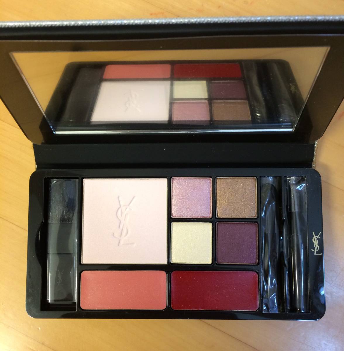 パレット イヴ・サンローラン Yves Saint ⁄ スパークルクラッシュの