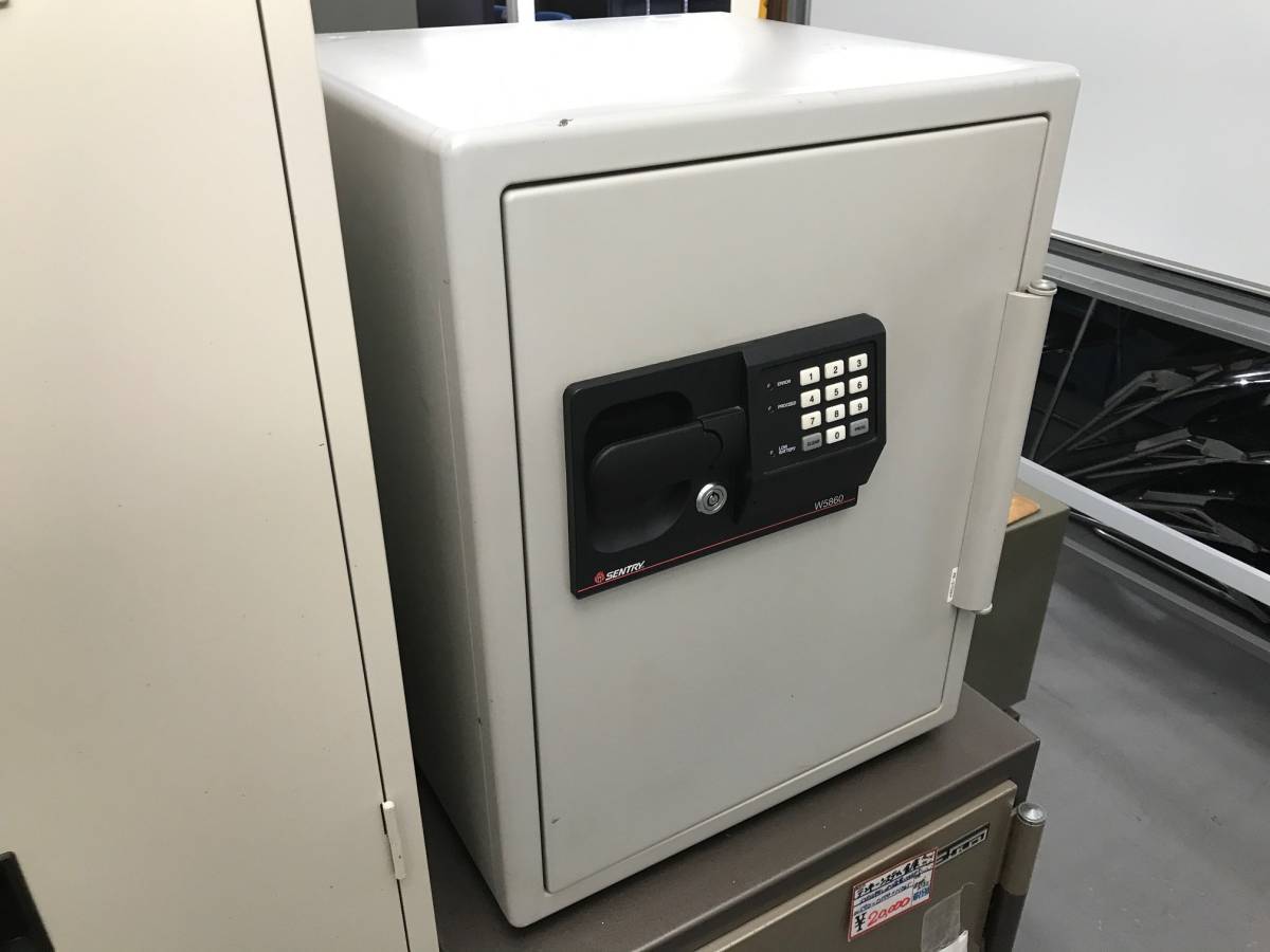 7L 小型 家庭用 手提耐火金庫 チューブラー錠 WEST,ウエスト 916 