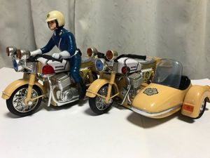 ブリキ 白バイのYahoo!オークション(旧ヤフオク!)の相場・価格を見る