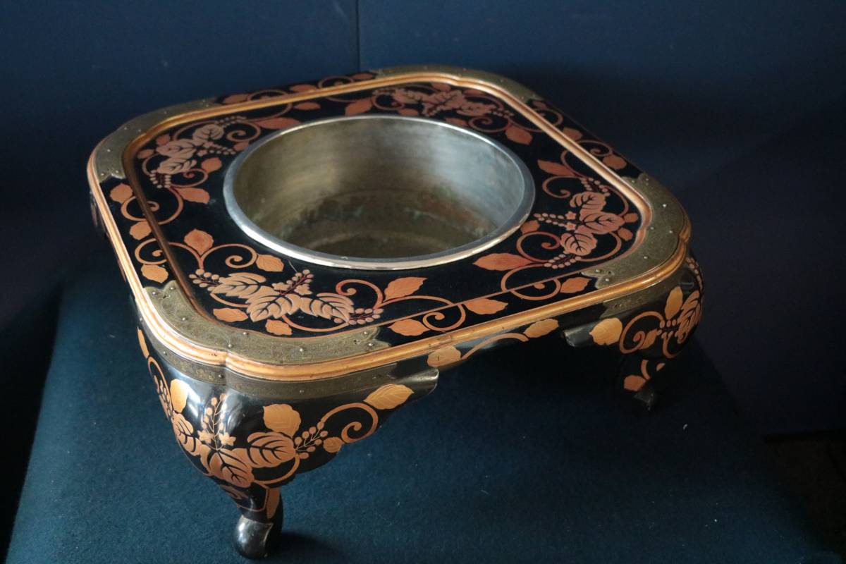 江戸時代 漆器 海老 絵柄 骨董品 アンティーク 食卓装飾 伝統工芸 御殿蒔絵火鉢 公式通販 古美術ささき 葵紋入り 江戸中期頃 金蒔絵