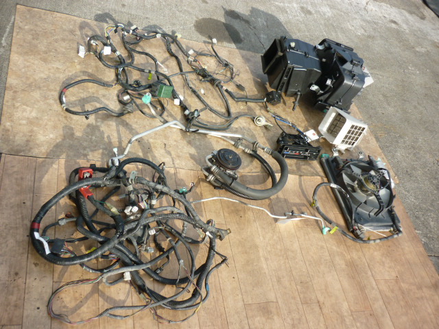 Z877◆キャリィ◆DA52T◆エアコン コンプレッサー コンデンサー スイッチ などセット◆H11年 2WD