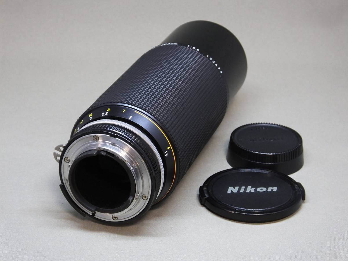 売り切り！ニコン Nikon NIKKOR 135mm 2.8 純正フード、ケース付き