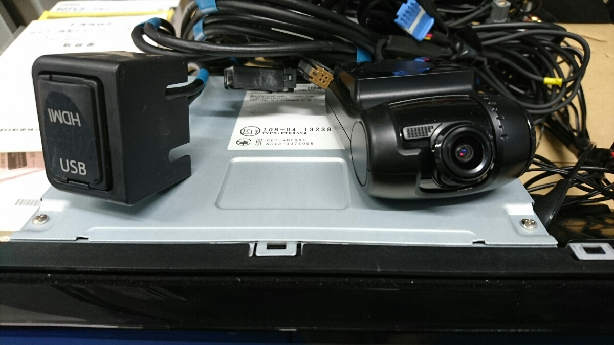 トヨタ純正9インチSDナビDSZT-YC4T・HDMIソケット・ナビ連動ETC2.0