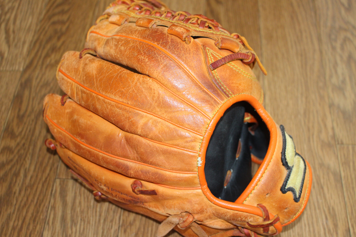 アディダス一般内野手、オールラウンドグローブ！廃盤品！ 野球