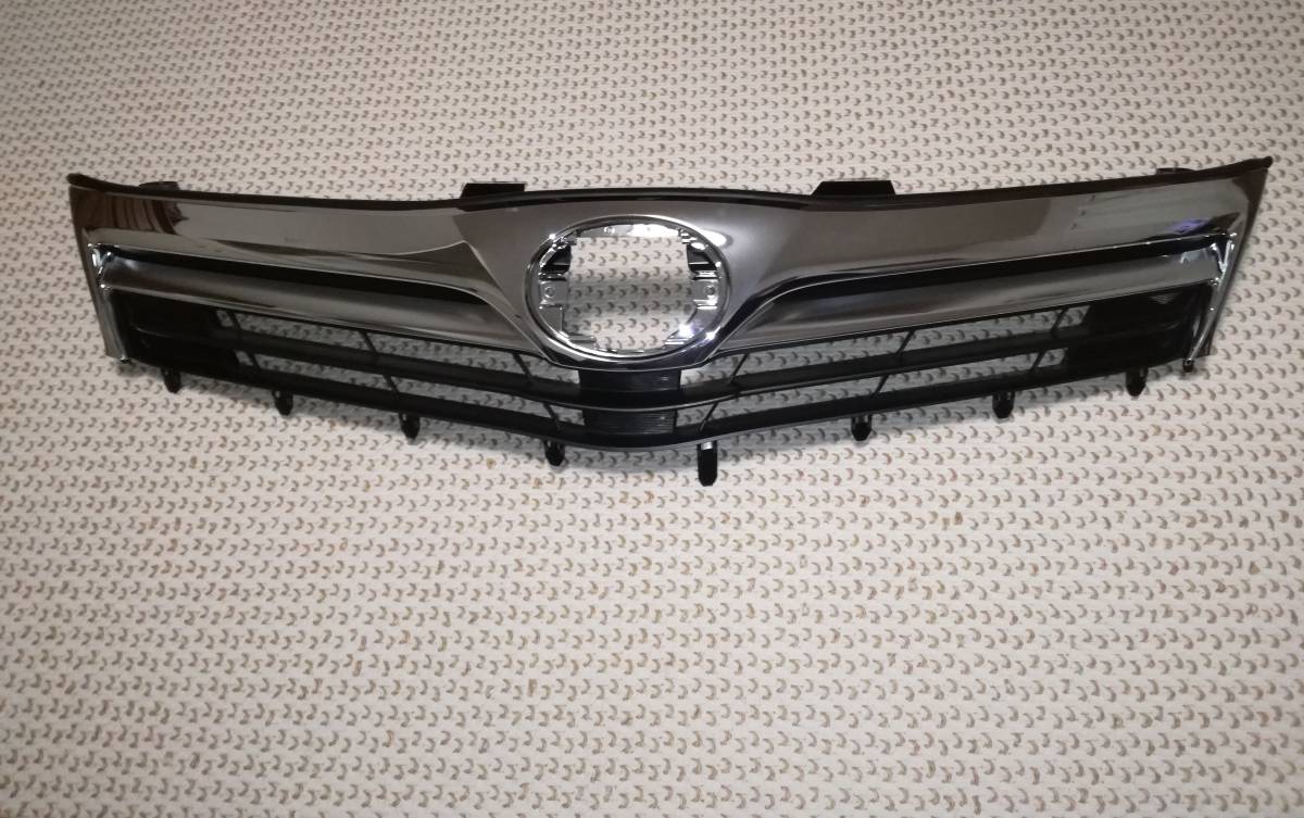トヨタ SAI AZK10 純正 フロントグリル 新車購入時にすぐに代えました