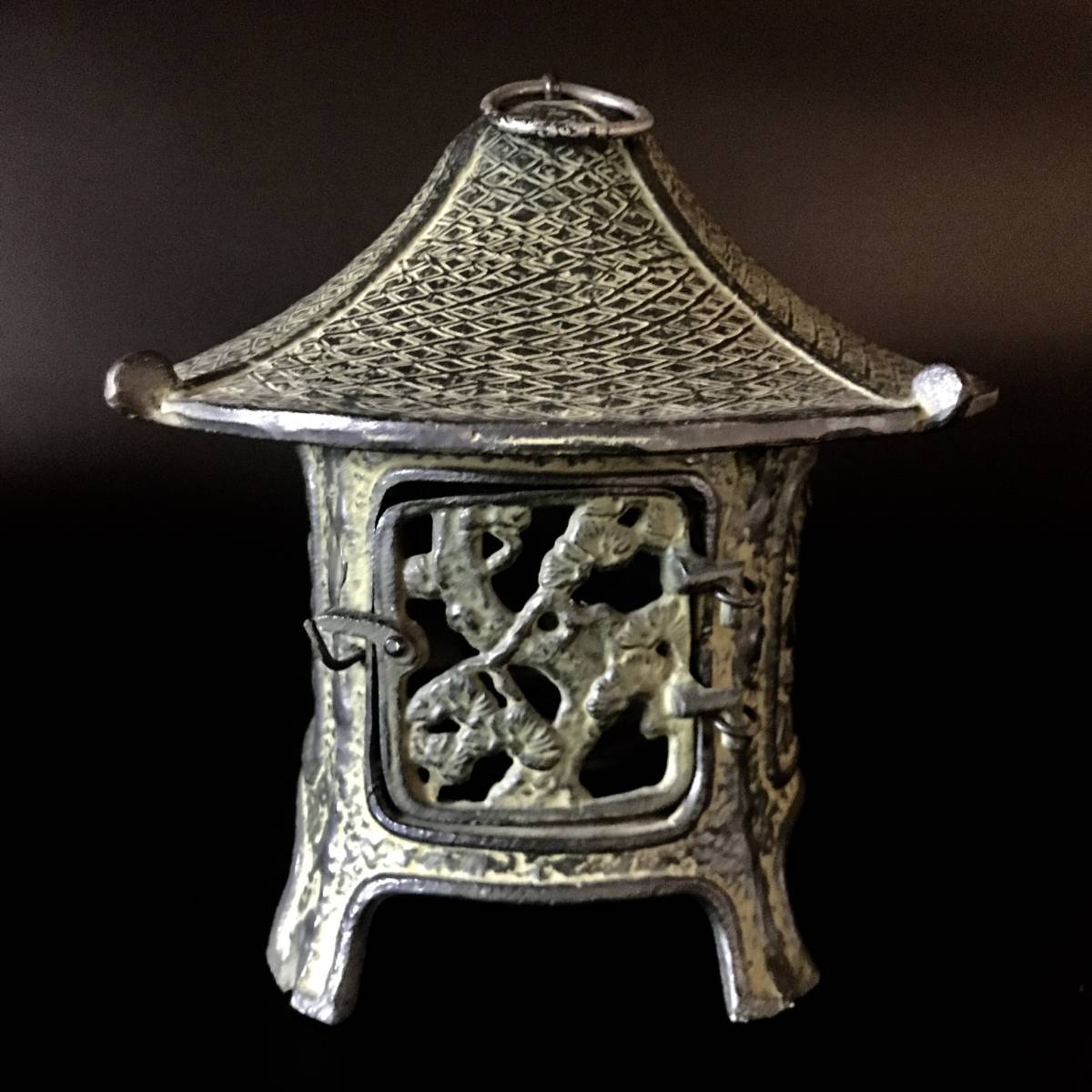 吊り灯籠 照明 鉄製 庭 重 時代物 吊灯籠 松竹梅 アンティーク 灯籠 角