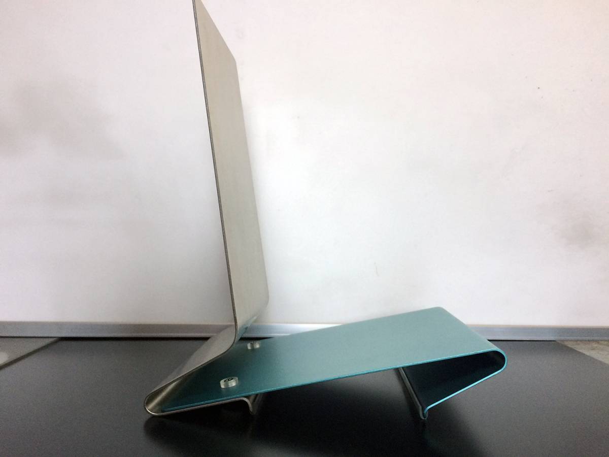 12°のブックエンド　パンタ Tilted 12degrees Bookstand PANTA