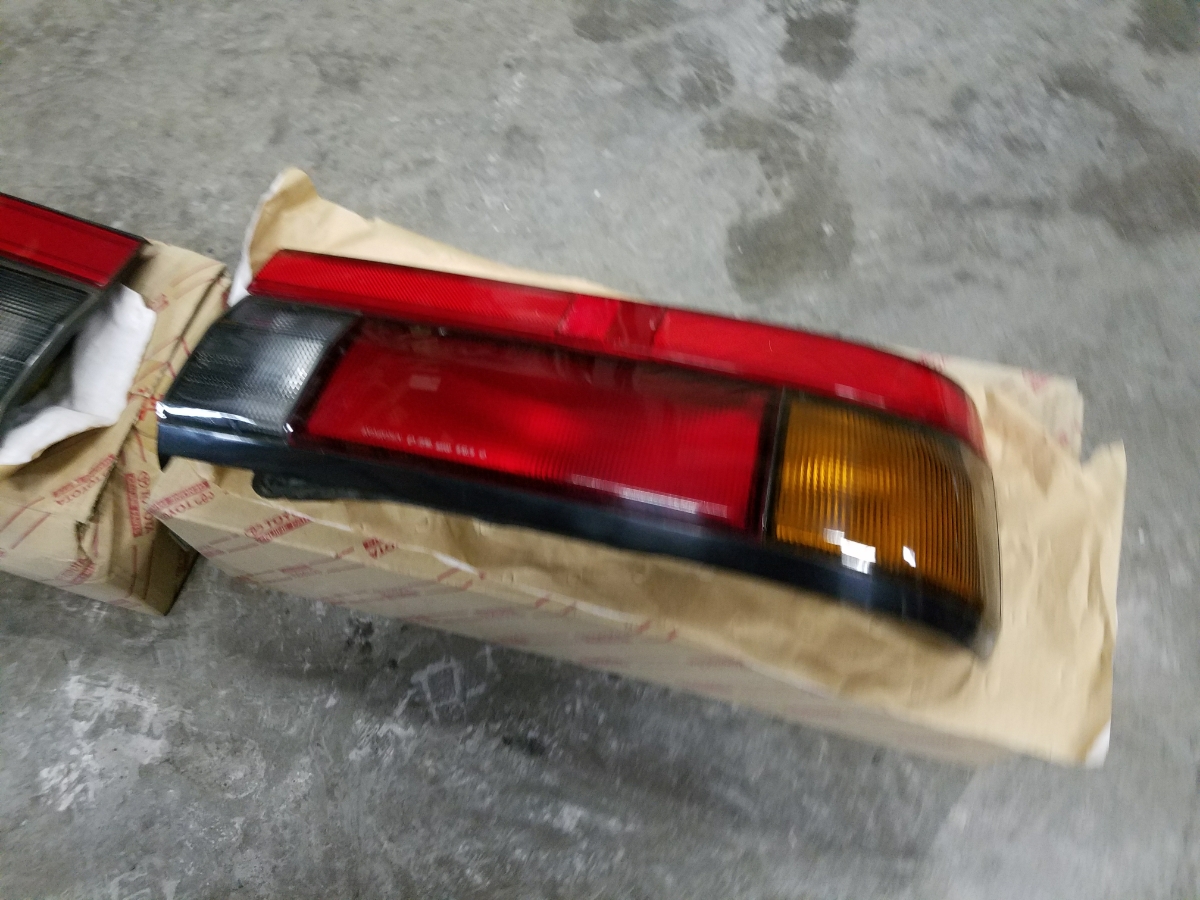 AE86レビンクーペ後期テールランプ AE86後期テールランプ AE86 