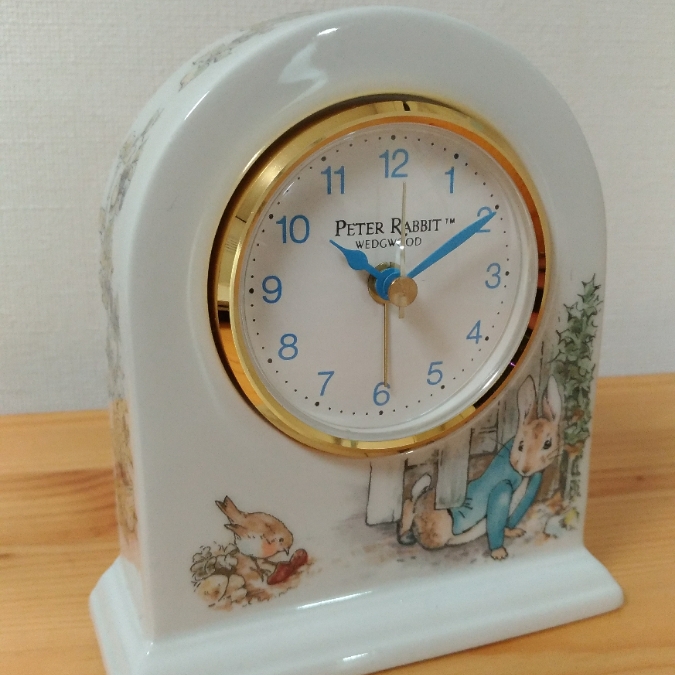 【ウェッジウッド】ピーターラビット　ドームクロック（置時計）
