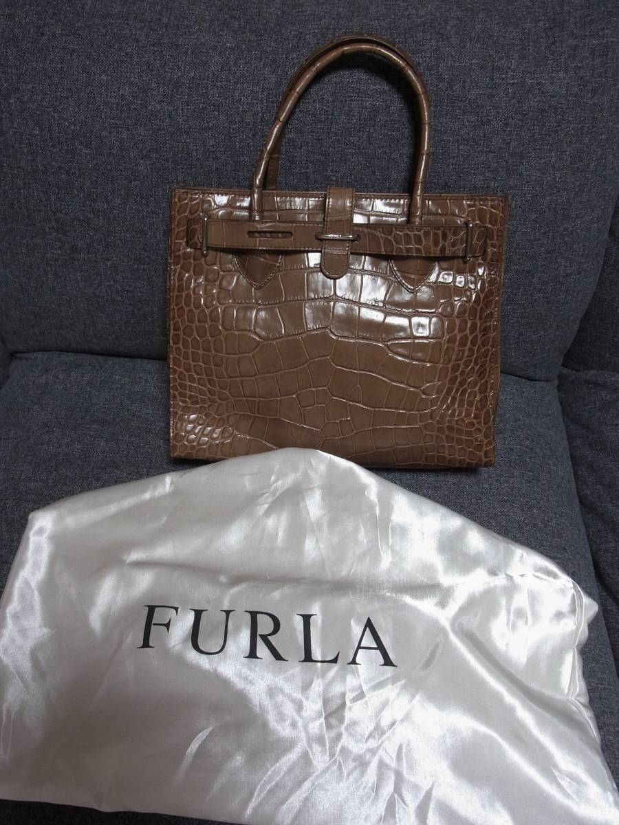 美品★FURLA 型押しレザーハンドバッグ フルラ