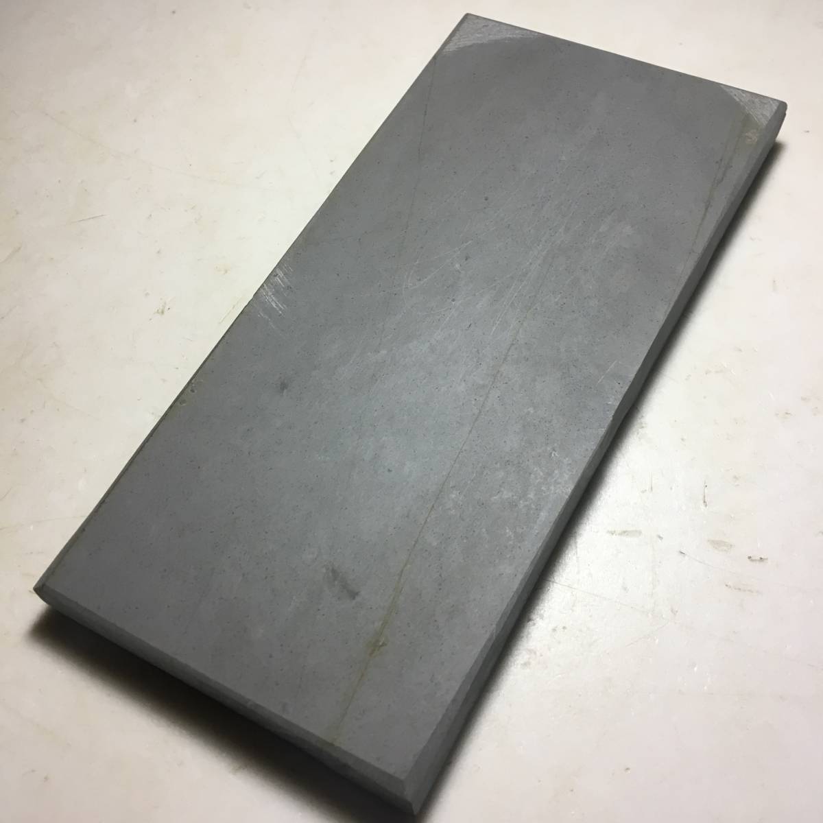 天然砥石 大突 浅黄 最終仕上げ砥 399g ／鉋鑿大工道具鋸剃刀包丁