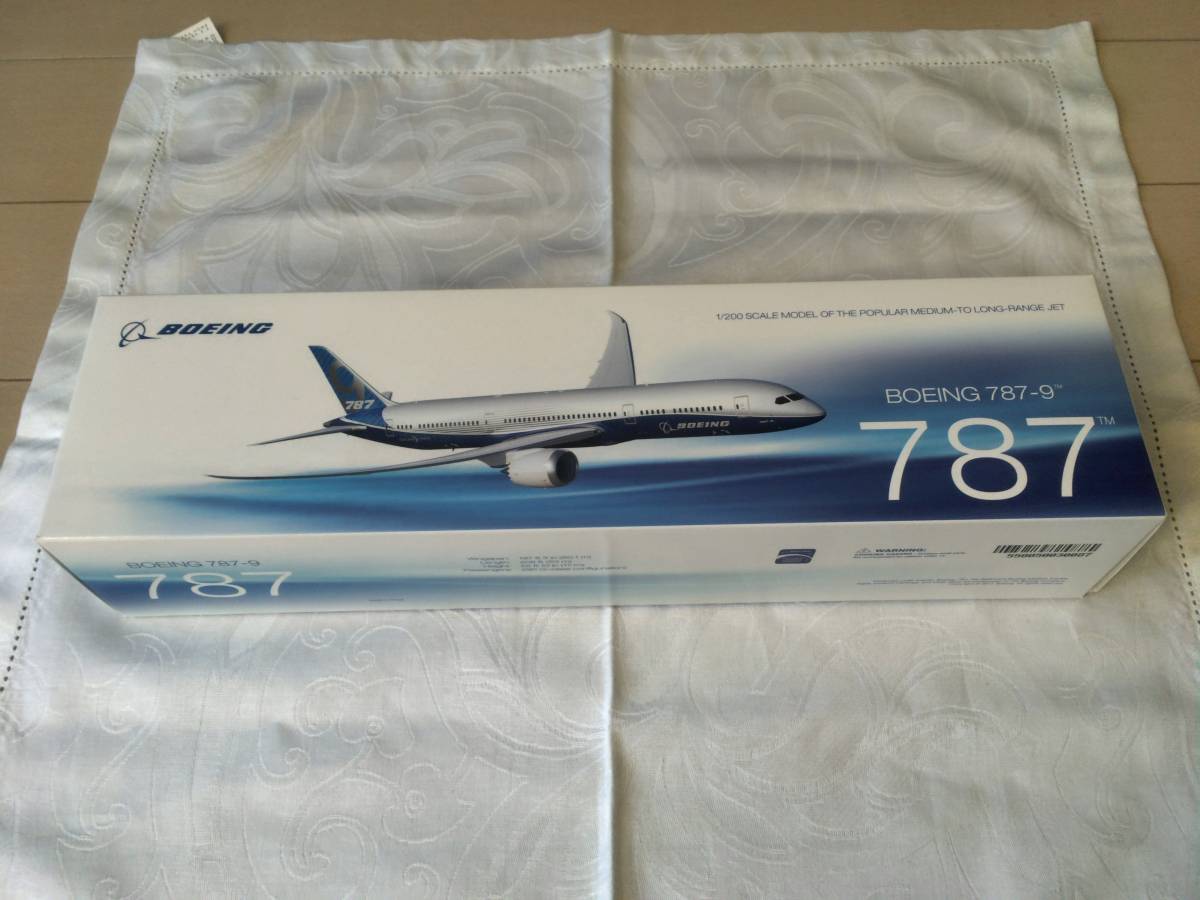 1/200 BOEING 787-9 ★ボーイング787－9の200分の１のモデルプレーン_1