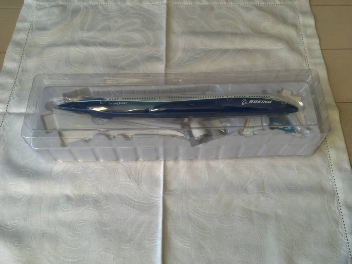 1/200 BOEING 787-9 ★ボーイング787－9の200分の１のモデルプレーン_4