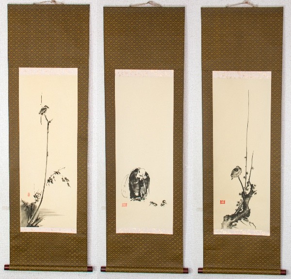 【美品】宮本武蔵　掛け軸3本セット 枯木鳴鵙図 布袋観闘鶏図 紅梅鳩図 美品】宮本武蔵 掛け軸3本セット 枯木鳴鵙図 布袋観闘鶏図
