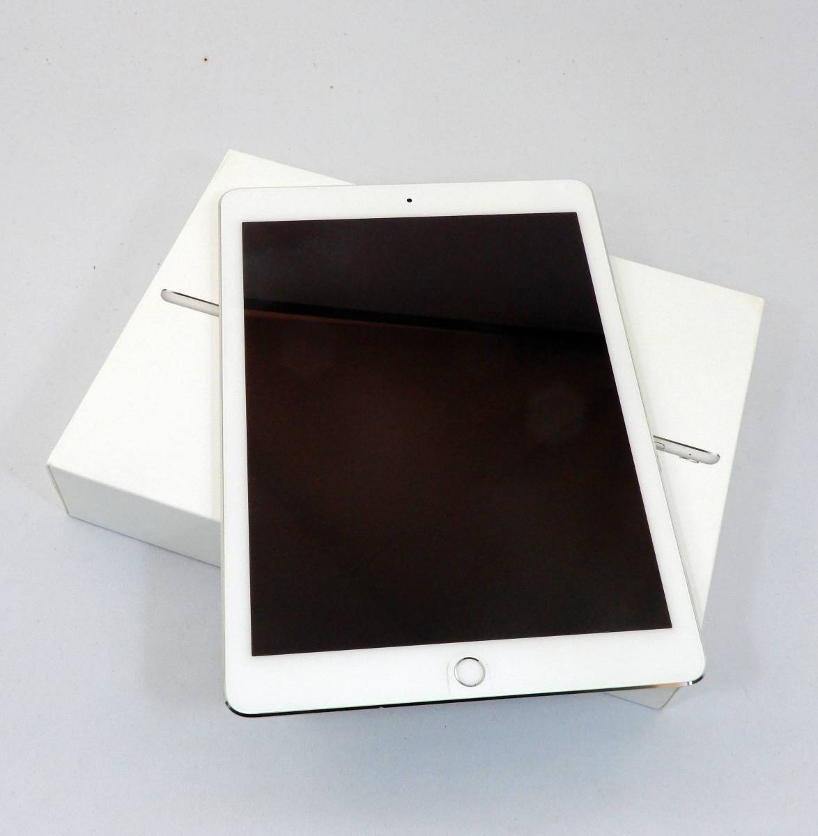 iPad Pro 9.7インチ　128GB wifi + cellular Model A1674 / Apple Pencil / Smart Keyboard