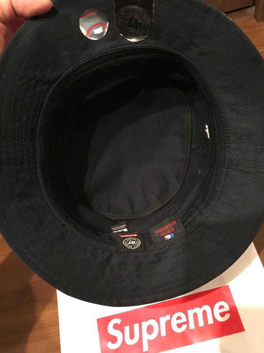 15SS Supreme シュプリーム Varsity Ｔシャツ Sweatshirt&frasl;L 【美品】SUPREME(シュプリーム) 15SS NEWYORK YANKEES/バケットハット NAVY 紺 キャップ ニューヨークヤンキース 中古