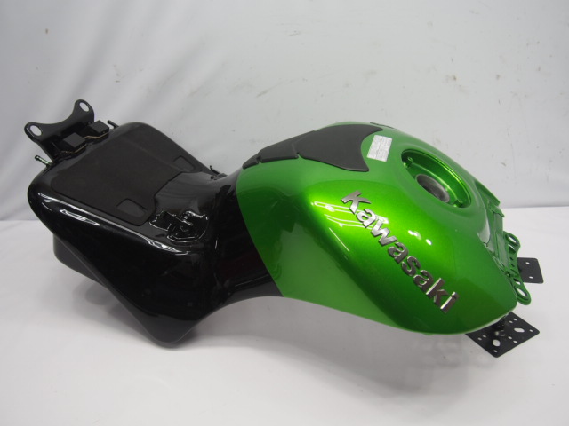 ヘコミなし.ZZ-R1400純正タンク/ガソリン/フューエルZZR1400/ZX-14