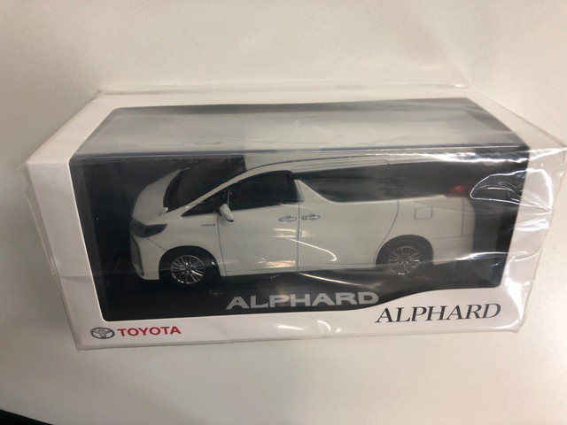 2018年1月発売 30系 アルファード 後期型 カラーサンプル用 ミニカー