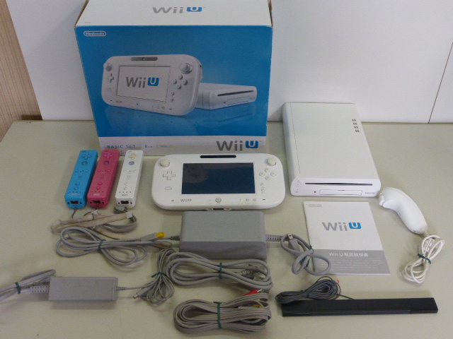Wii Uベーシックセット センサーバー＋リモコン3本＆ソフト17本 WiiU購入