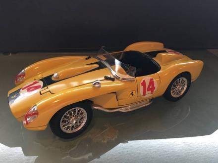 フェラーリ 250 テスタロッサ レーシング 1/18 ferrari CMC 1⁄18